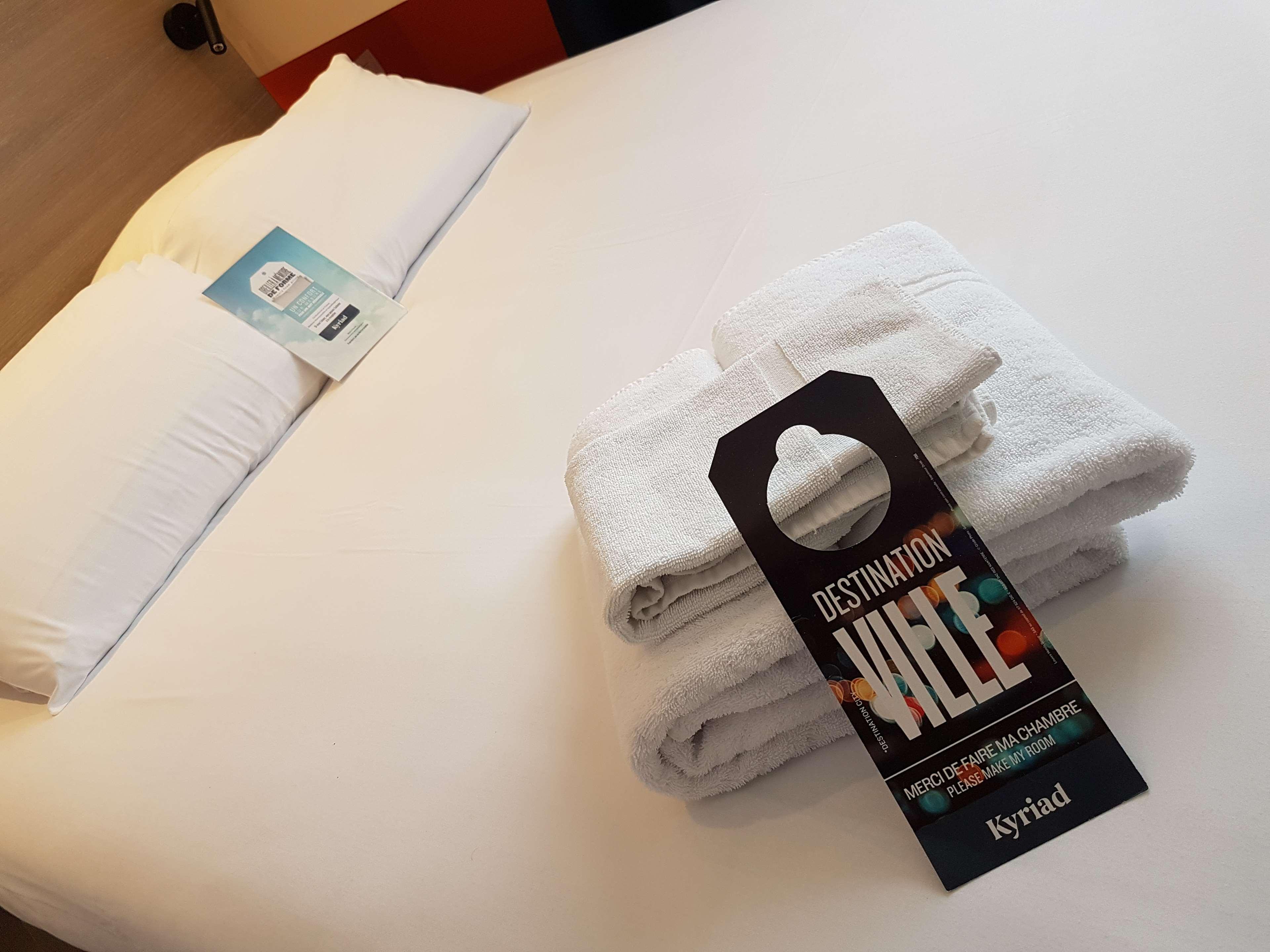Kyriad Hotel La Flèche Eksteriør bilde