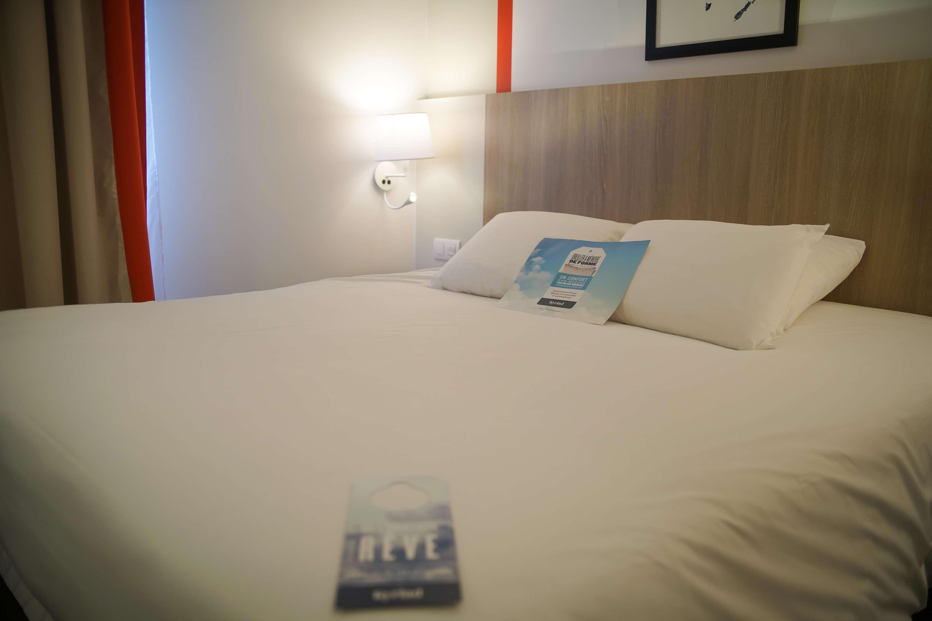 Kyriad Hotel La Flèche Eksteriør bilde