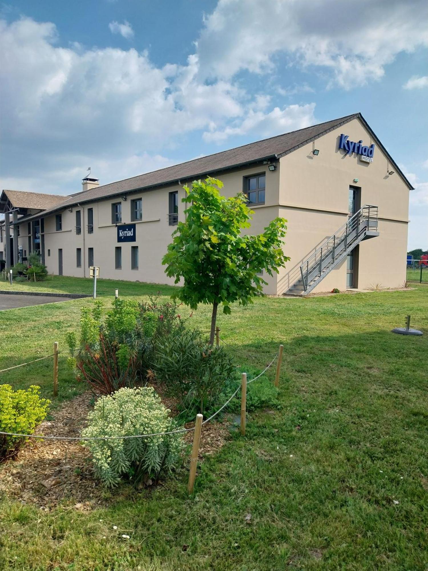 Kyriad Hotel La Flèche Eksteriør bilde